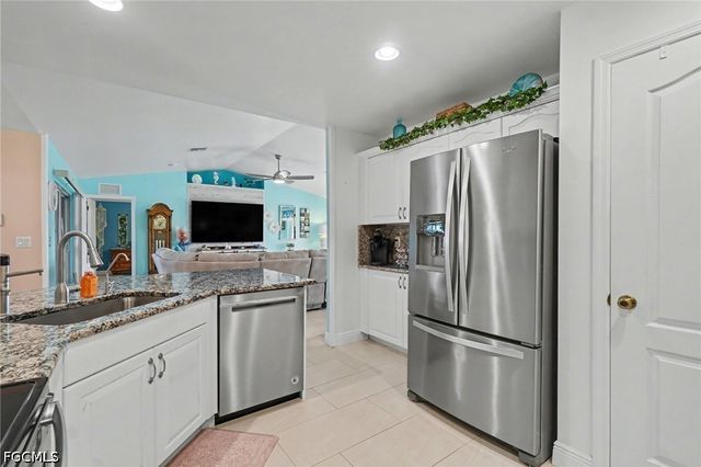 2907 NW 5th PL, Cape Coral, FL 33993