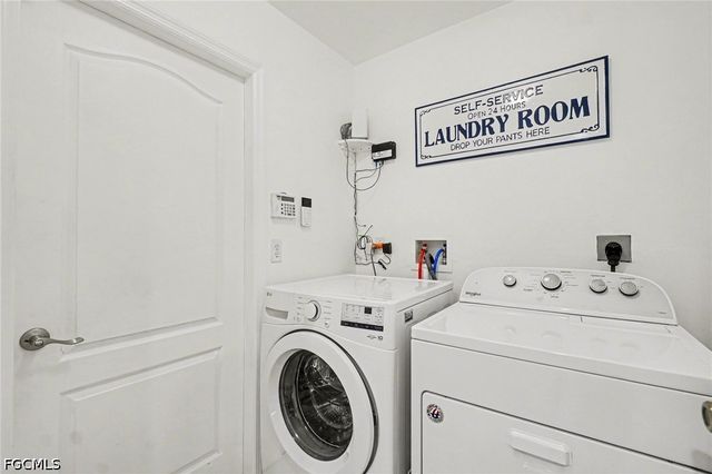 2907 NW 5th PL, Cape Coral, FL 33993