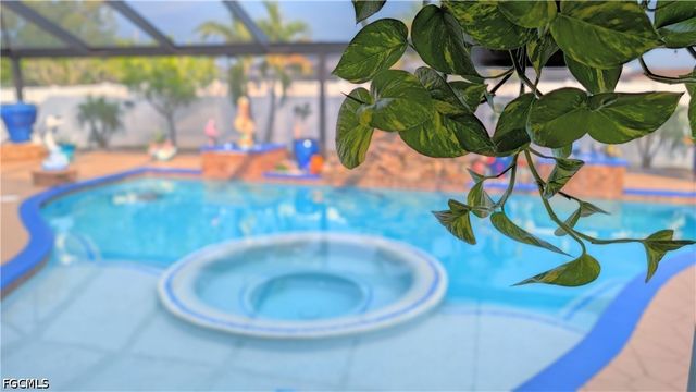 2907 NW 5th PL, Cape Coral, FL 33993