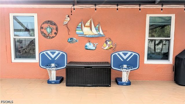 2907 NW 5th PL, Cape Coral, FL 33993