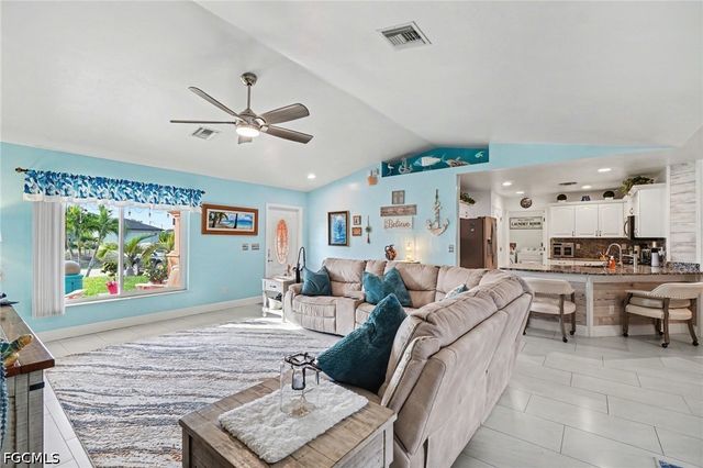 2907 NW 5th PL, Cape Coral, FL 33993