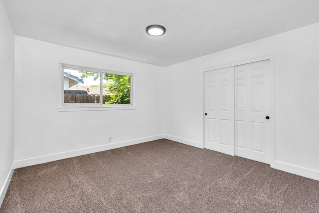 2808 E Dakota Avenue, Fresno, CA 93726