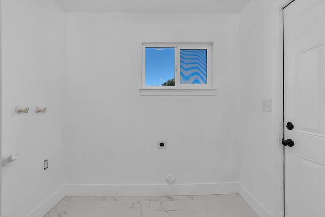 2808 E Dakota Avenue, Fresno, CA 93726
