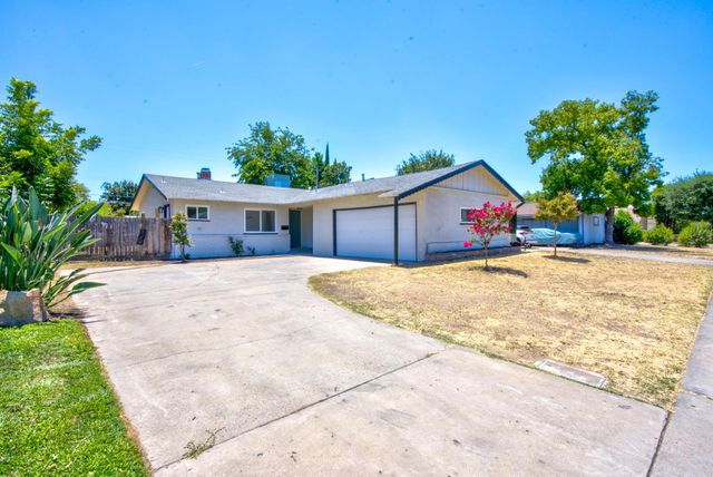 2808 E Dakota Avenue, Fresno, CA 93726