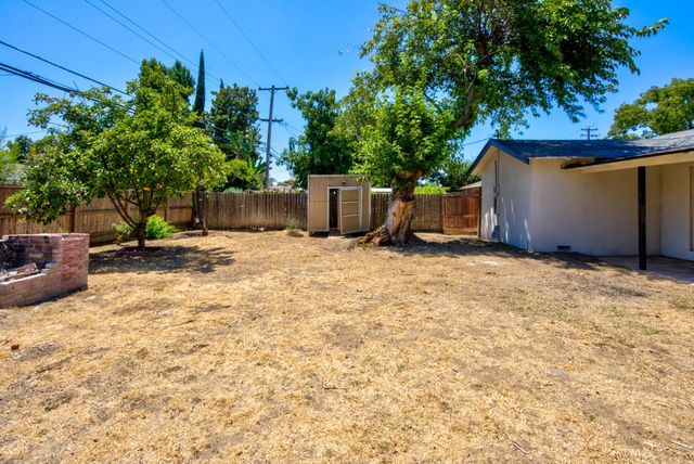 2808 E Dakota Avenue, Fresno, CA 93726
