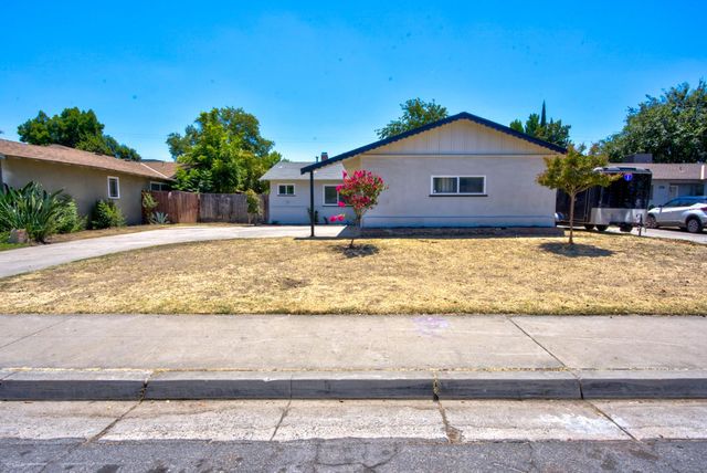 2808 E Dakota Avenue, Fresno, CA 93726