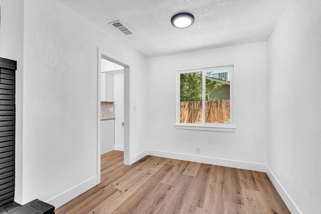 2808 E Dakota Avenue, Fresno, CA 93726