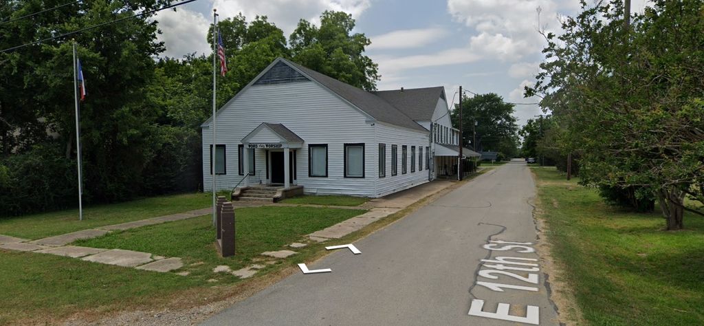 404 S Adams Street, Kemp, TX 75143