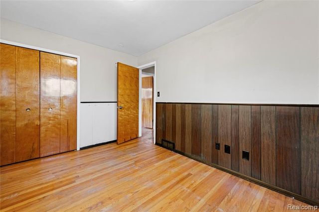 28298 Marcia Avenue, Warren, MI 48093