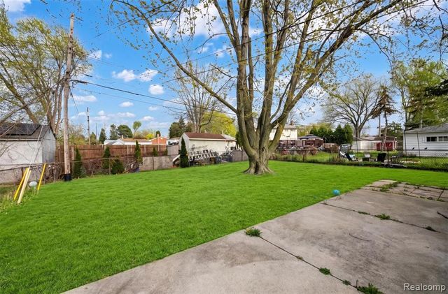 28298 Marcia Avenue, Warren, MI 48093