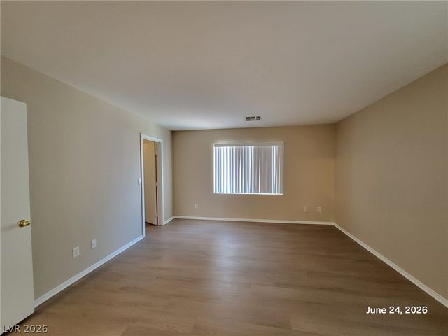 5535 Cresent Valley Street, Las Vegas, NV 89148
