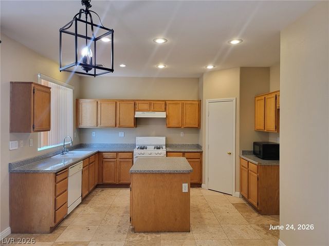 5535 Cresent Valley Street, Las Vegas, NV 89148