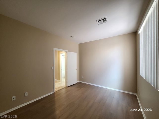 5535 Cresent Valley Street, Las Vegas, NV 89148