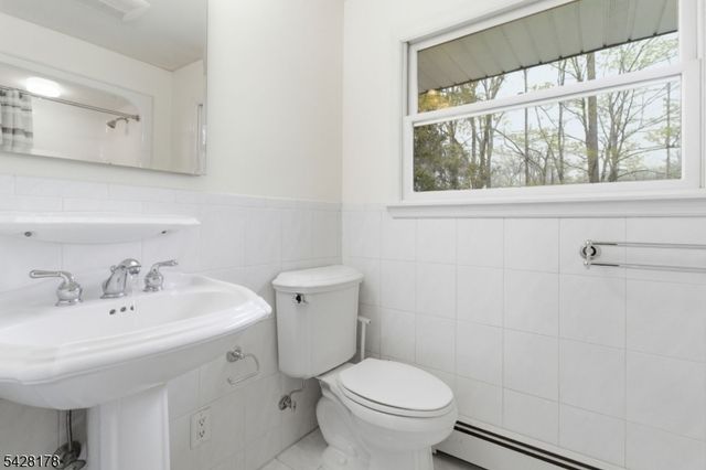 86 Kennedy Rd, Green Twp., NJ 07821