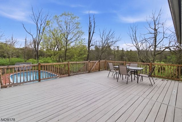 86 Kennedy Rd, Green Twp., NJ 07821