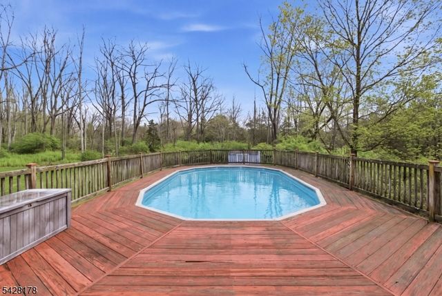 86 Kennedy Rd, Green Twp., NJ 07821