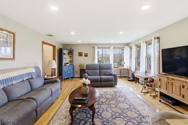 86 Kennedy Rd, Green Twp., NJ 07821