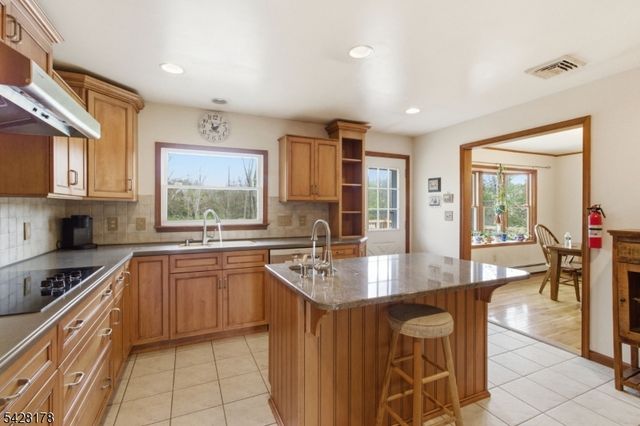 86 Kennedy Rd, Green Twp., NJ 07821
