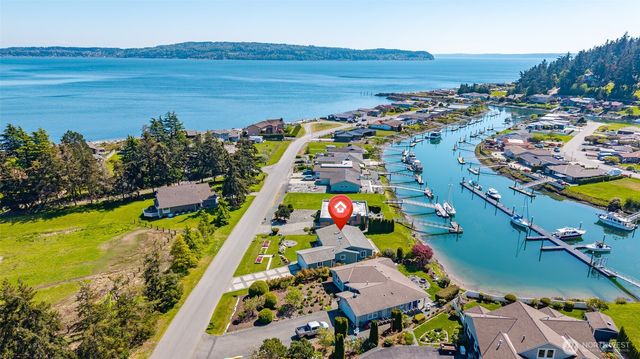 2241 Mariner Beach Drive, Oak Harbor, WA 98277