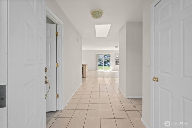 2241 Mariner Beach Drive, Oak Harbor, WA 98277