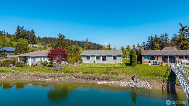 2241 Mariner Beach Drive, Oak Harbor, WA 98277