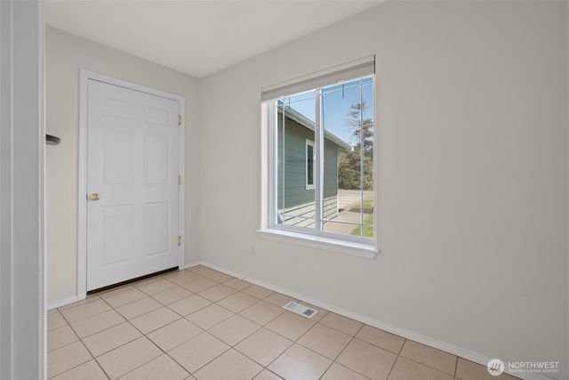 2241 Mariner Beach Drive, Oak Harbor, WA 98277