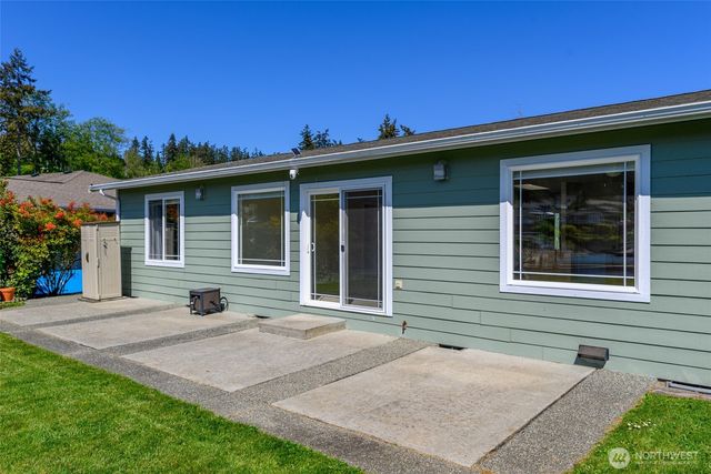 2241 Mariner Beach Drive, Oak Harbor, WA 98277