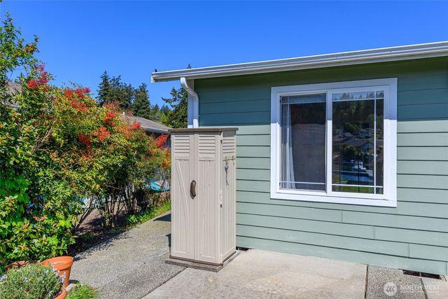2241 Mariner Beach Drive, Oak Harbor, WA 98277