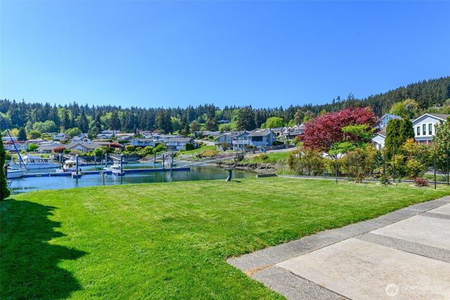 2241 Mariner Beach Drive, Oak Harbor, WA 98277