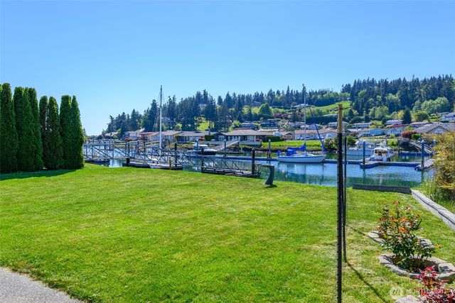 2241 Mariner Beach Drive, Oak Harbor, WA 98277
