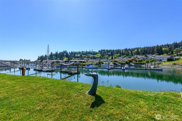 2241 Mariner Beach Drive, Oak Harbor, WA 98277