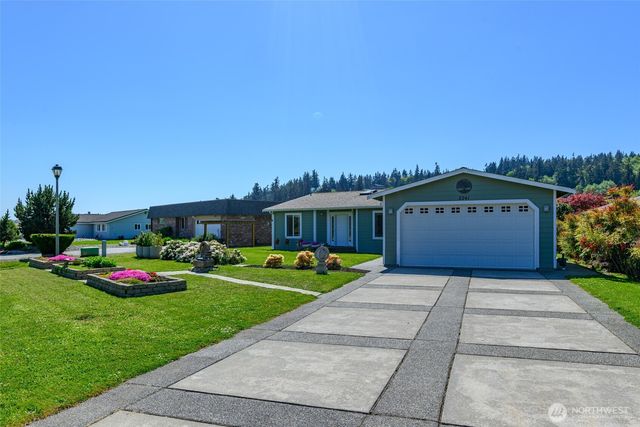 2241 Mariner Beach Drive, Oak Harbor, WA 98277