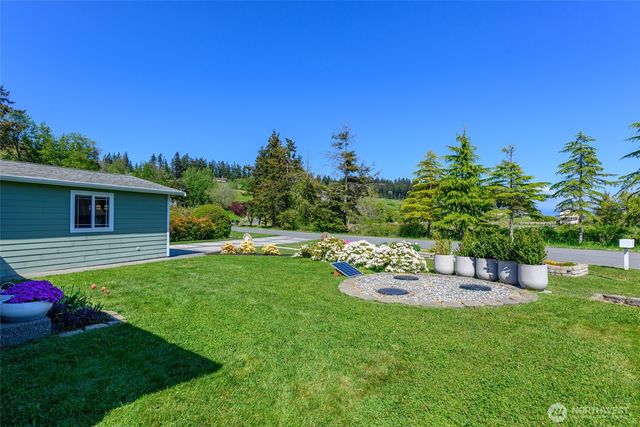 2241 Mariner Beach Drive, Oak Harbor, WA 98277