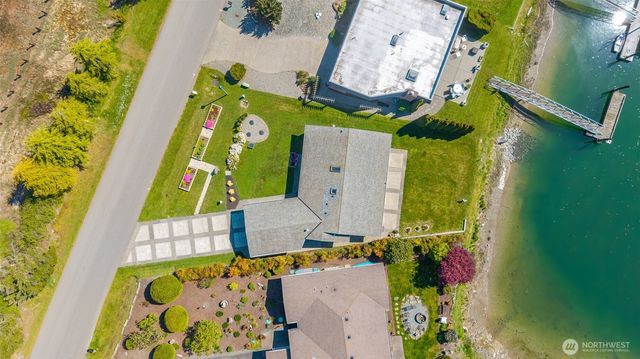 2241 Mariner Beach Drive, Oak Harbor, WA 98277