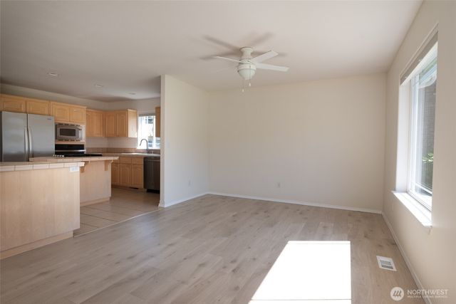 2241 Mariner Beach Drive, Oak Harbor, WA 98277