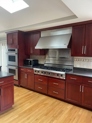 19 Brae Burn Road, Milton, MA 02186