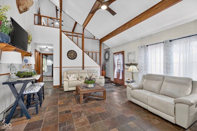 28 Homestead Drive, Sheridan, IN 46069