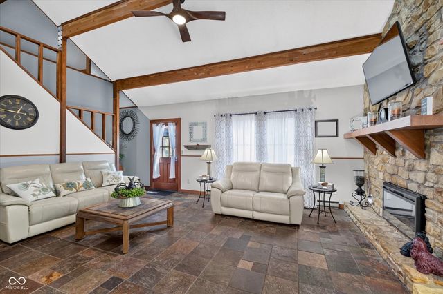28 Homestead Drive, Sheridan, IN 46069