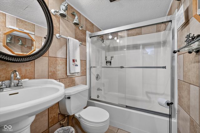28 Homestead Drive, Sheridan, IN 46069