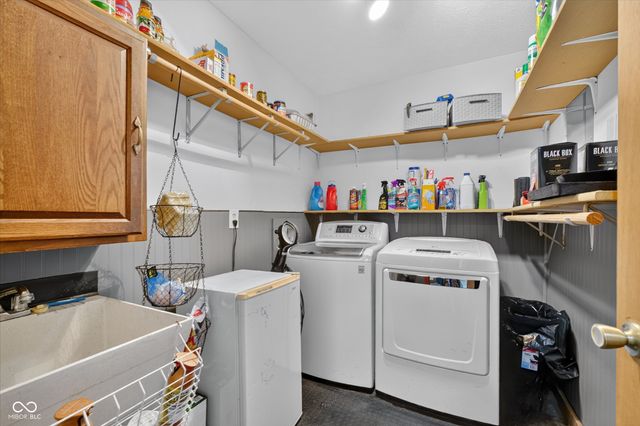28 Homestead Drive, Sheridan, IN 46069