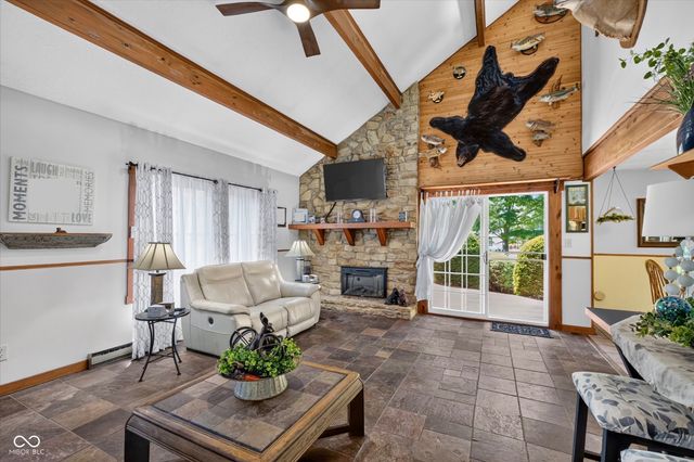 28 Homestead Drive, Sheridan, IN 46069