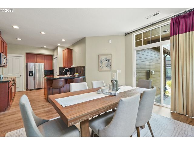 7382 Ne STONEWATER St, Hillsboro, OR 97124