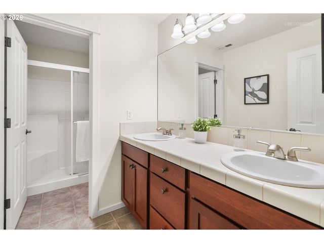 7382 Ne STONEWATER St, Hillsboro, OR 97124