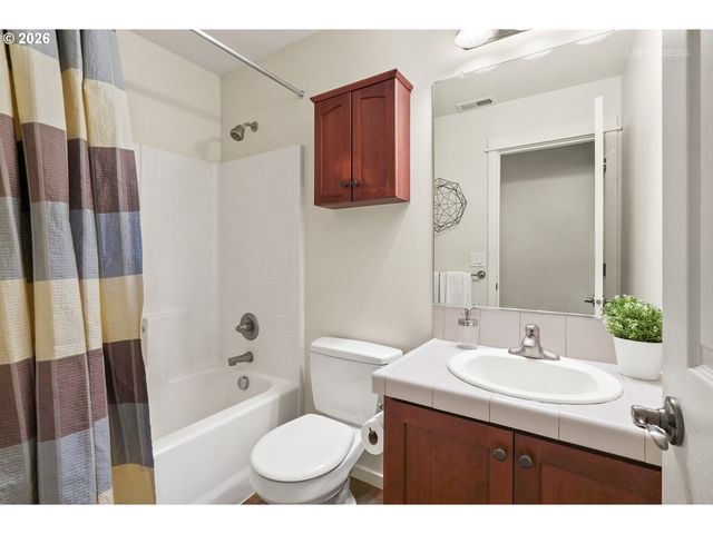 7382 Ne STONEWATER St, Hillsboro, OR 97124