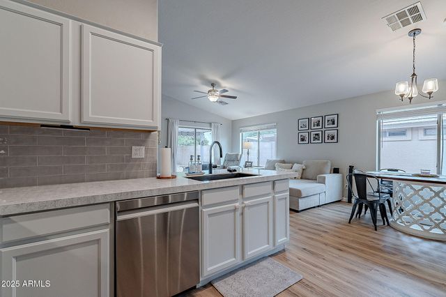 2574 W SAWTOOTH Way, Queen Creek, AZ 85144