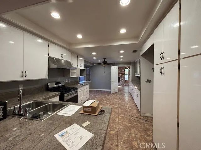 93 Dobkin Place, Simi Valley, CA 93065