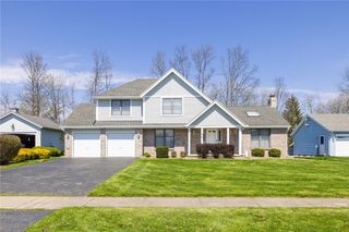 74 Gnage Lane, Greece, NY 14612