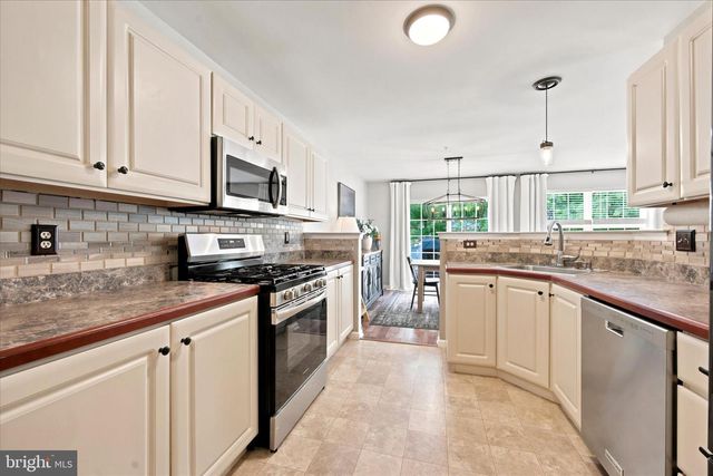 264 HAMPSHIRE DR, Sellersville, PA 18960