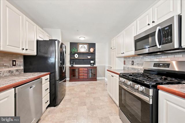 264 HAMPSHIRE DR, Sellersville, PA 18960