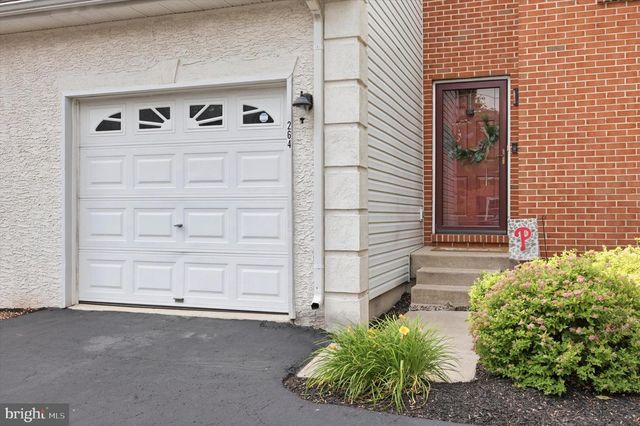 264 HAMPSHIRE DR, Sellersville, PA 18960